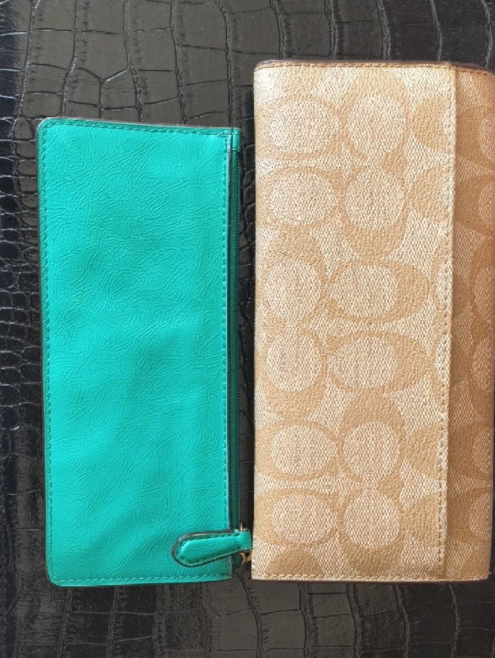 Coach Khaki Signature Canvas Continental Wallet with Green Accent - Picture 3 of 7